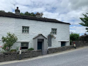 Hannam Cottage, beautiful listed cottage at start of the 3 peaks